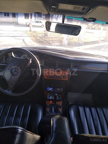 Mercedes 190 1992, 275,257 km - 2.3 l - Bakı
