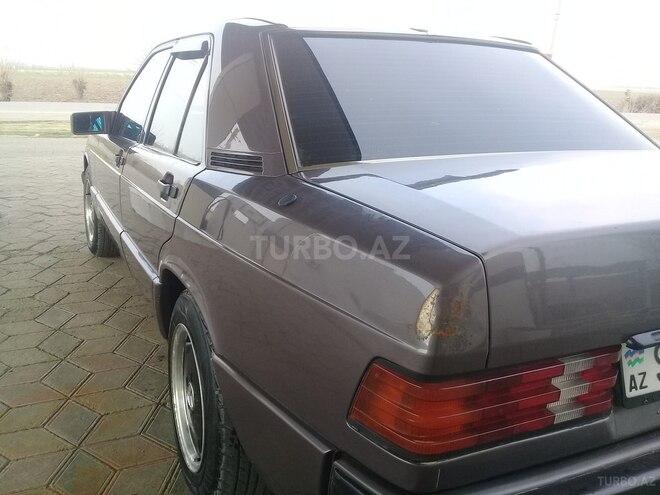 Mercedes 190 1991, 250,000 km - 2.0 l - Bərdə