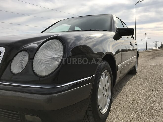 Mercedes E 200 1999, 310,000 km - 2.0 l - Bakı