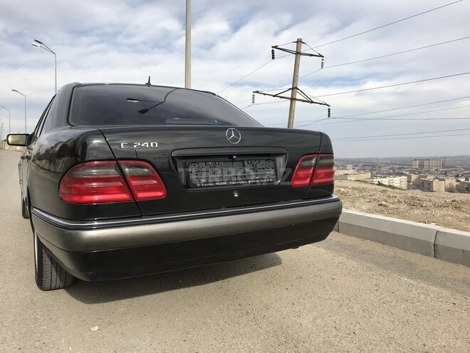 Mercedes E 200 1999, 310,000 km - 2.0 l - Bakı