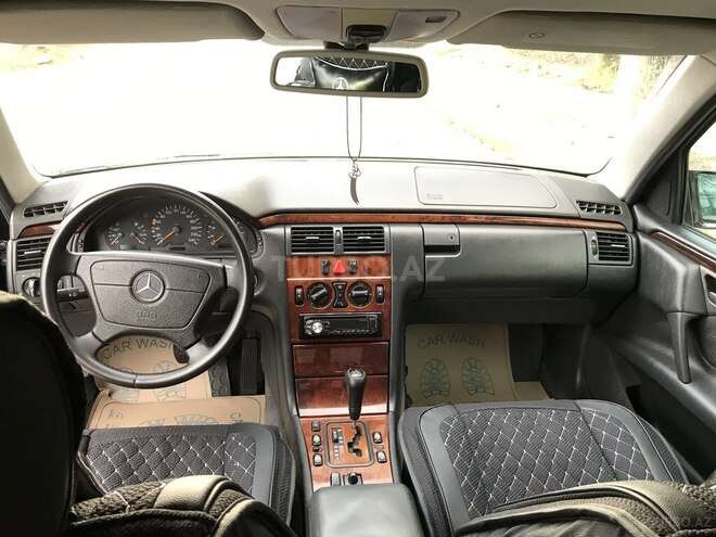 Mercedes E 200 1999, 310,000 km - 2.0 l - Bakı