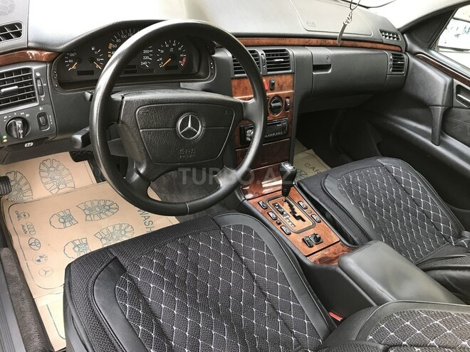 Mercedes E 200 1999, 310,000 km - 2.0 l - Bakı