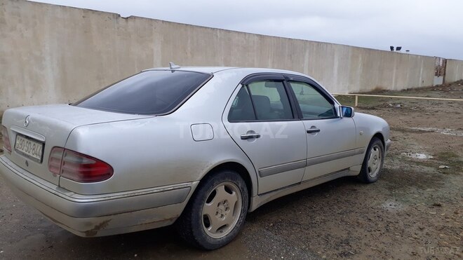 Mercedes E 240 1998, 325,000 km - 2.4 l - Bakı