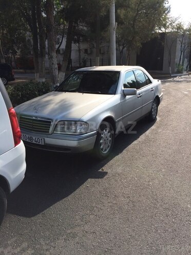 Mercedes C 250 1995, 330,000 km - 2.5 l - Sumqayıt