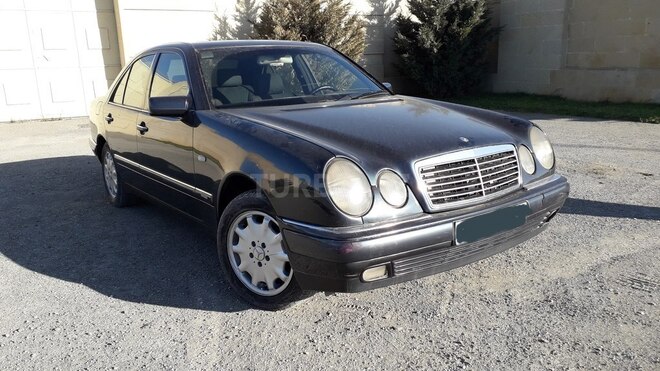 Mercedes E 220 1996, 330,000 km - 2.2 l - Bakı