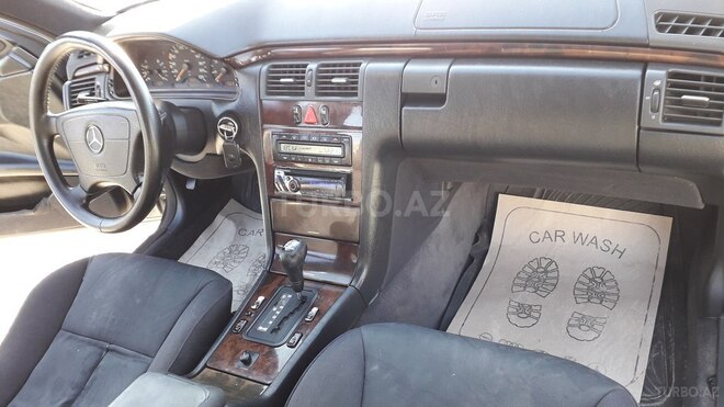 Mercedes E 220 1996, 330,000 km - 2.2 l - Bakı