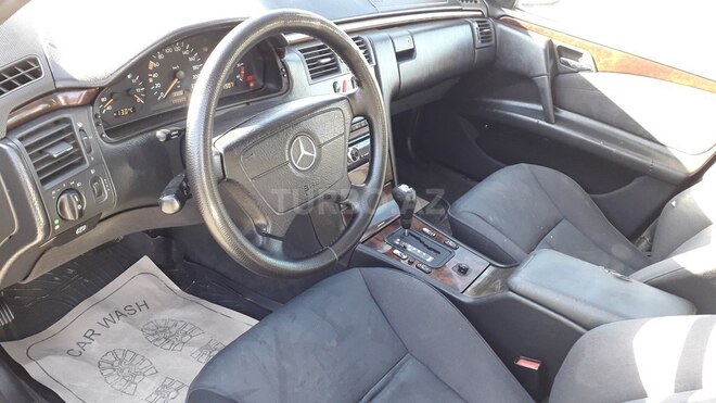 Mercedes E 220 1996, 330,000 km - 2.2 l - Bakı
