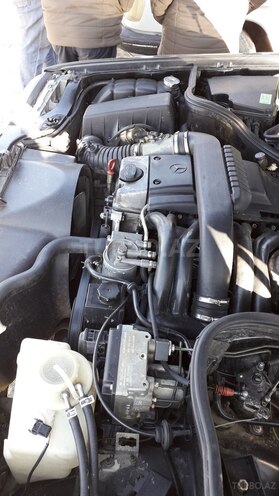 Mercedes E 220 1996, 330,000 km - 2.2 l - Bakı
