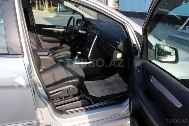 Mercedes B 170 2008, 74,000 km - 1.7 l - Bakı