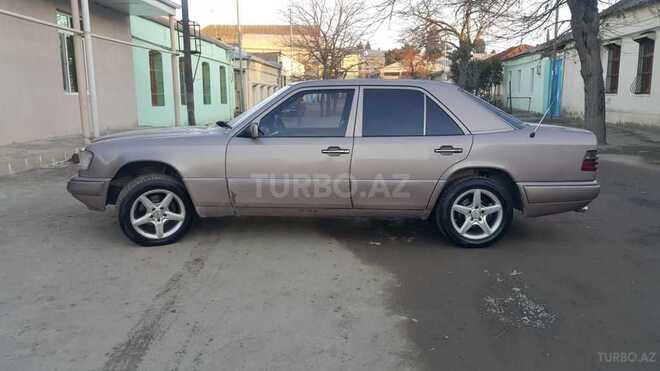 Mercedes E 200 1993, 325,123 km - 2.0 л - Gəncə