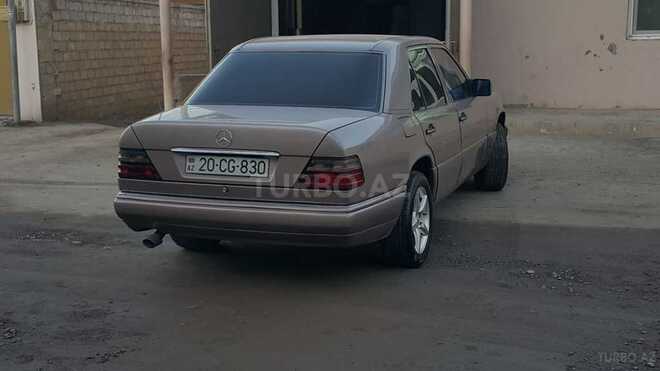 Mercedes E 200 1993, 325,123 km - 2.0 л - Gəncə