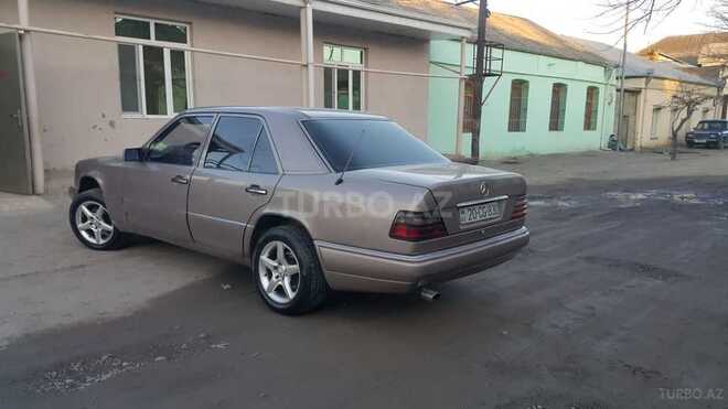 Mercedes E 200 1993, 325,123 km - 2.0 л - Gəncə