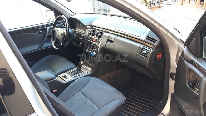 Mercedes E 200 2000, 216,000 km - 2.0 l - Gəncə