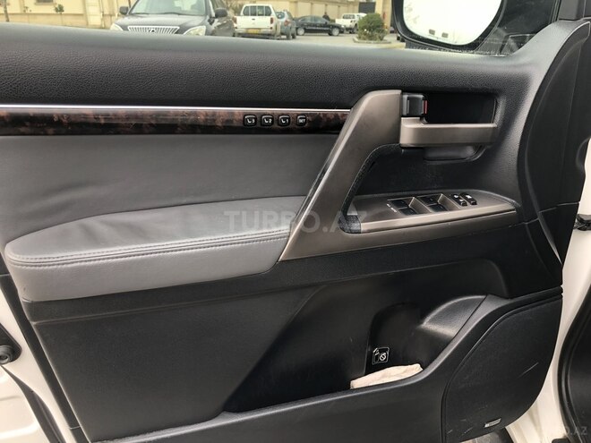 Toyota Land Cruiser 2009, 124,500 km - 0.5 л - Bakı