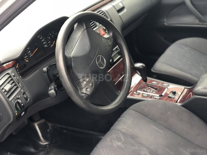 Mercedes E 240 1999, 240,000 km - 2.4 л - Bakı