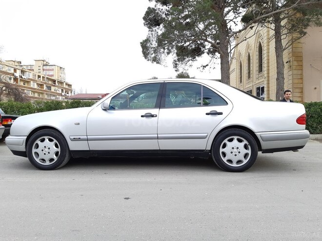 Mercedes E 200 1996, 282,000 km - 2.0 l - Bakı