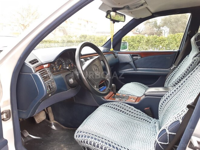 Mercedes E 200 1996, 282,000 km - 2.0 l - Bakı