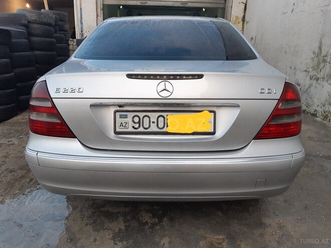 Mercedes E 220 2002, 289,000 km - 2.2 л - Bakı