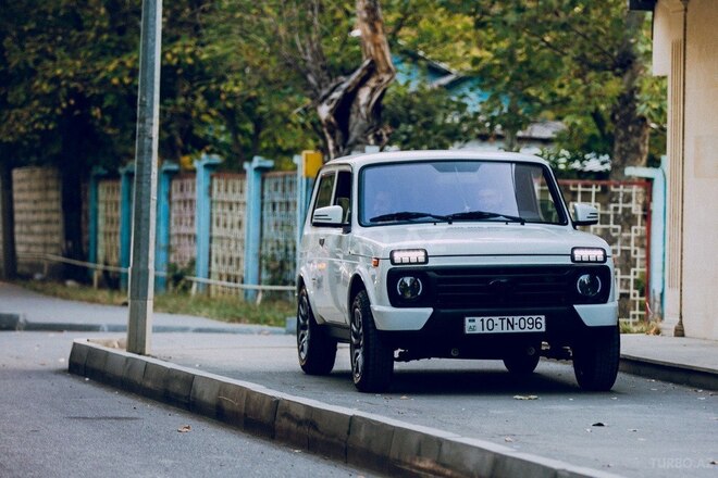 LADA (VAZ) Niva 2017, 16,100 km - 1.7 l - Yevlax
