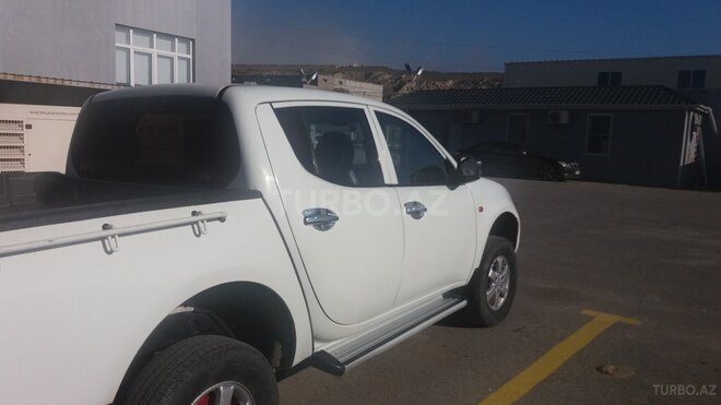 Mitsubishi L200 2008, 185,000 km - 2.5 l - Bakı