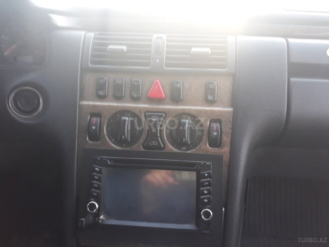 Mercedes E 220 2001, 265,000 km - 2.2 l - Bakı