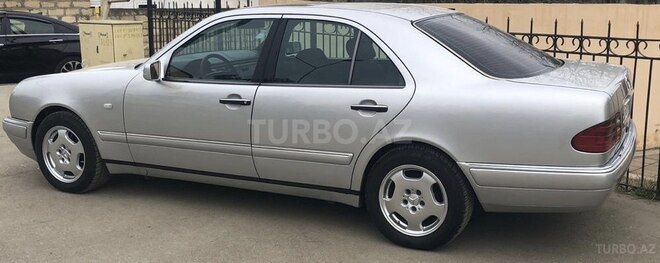 Mercedes E 230 1997, 207,000 km - 2.3 l - Xudat