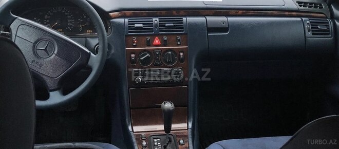 Mercedes E 230 1997, 207,000 km - 2.3 l - Xudat