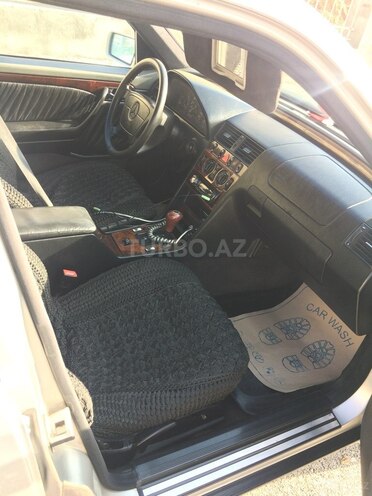 Mercedes C 250 1995, 330,000 km - 2.5 l - Sumqayıt
