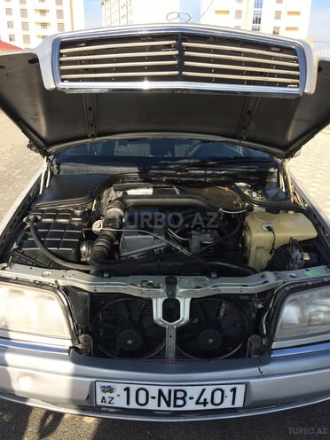 Mercedes C 250 1995, 330,000 km - 2.5 l - Sumqayıt