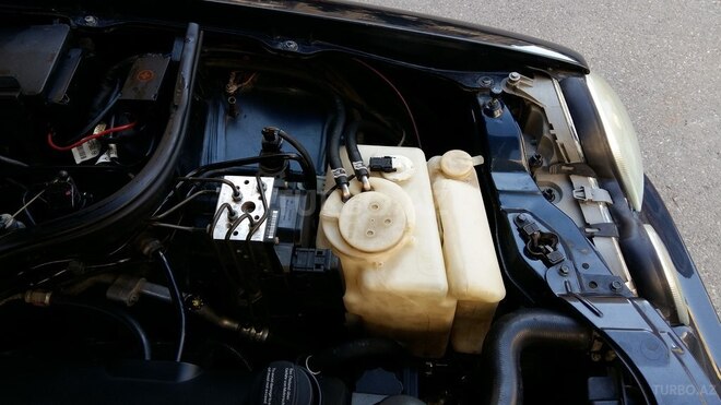 Mercedes E 240 2001, 217,400 km - 2.6 l - Bakı