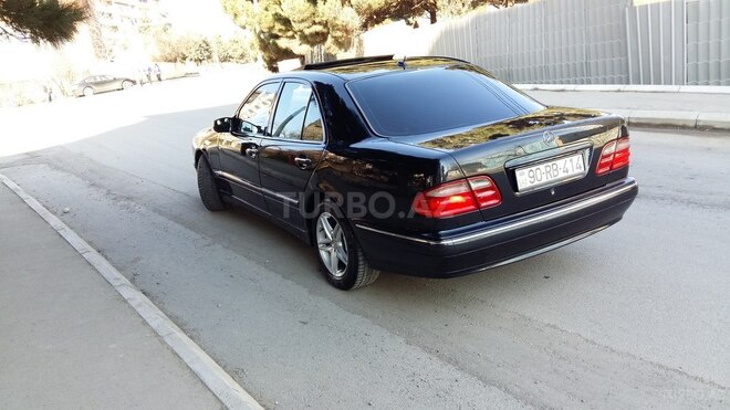 Mercedes E 240 2001, 217,400 km - 2.6 l - Bakı