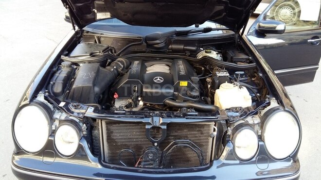 Mercedes E 240 2001, 217,400 km - 2.6 l - Bakı