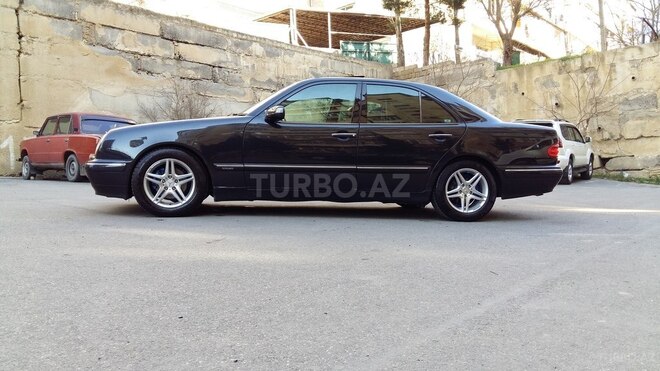 Mercedes E 240 2001, 217,400 km - 2.6 l - Bakı