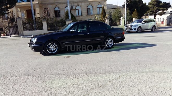 Mercedes E 240 2001, 217,400 km - 2.6 l - Bakı