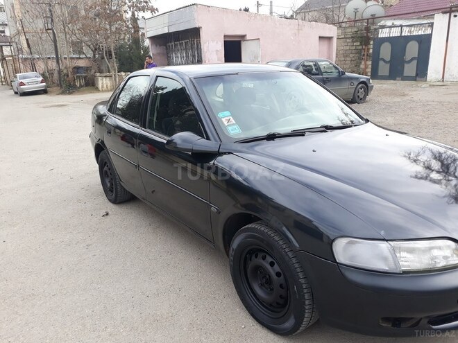 Opel Vectra 1996, 270,000 km - 1.6 l - Bakı