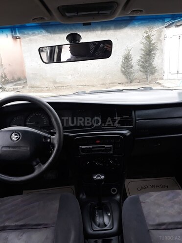 Opel Vectra 1996, 270,000 km - 1.6 l - Bakı