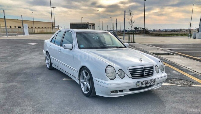 Mercedes E 320 2000, 159,000 km - 3.2 л - Bakı