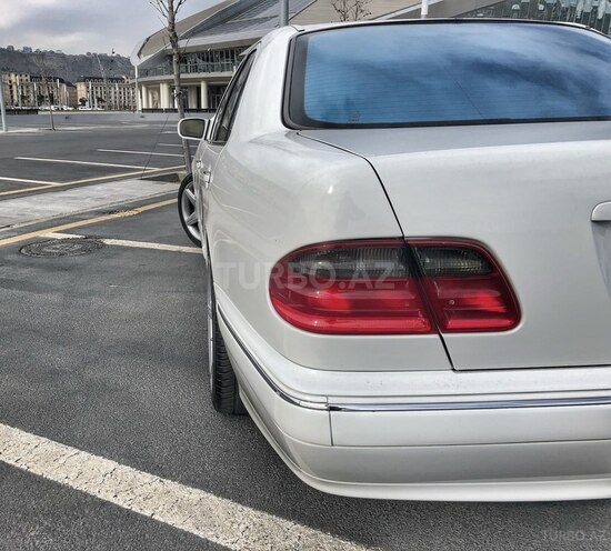 Mercedes E 320 2000, 159,000 km - 3.2 л - Bakı