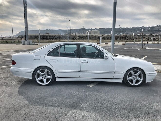 Mercedes E 320 2000, 159,000 km - 3.2 л - Bakı
