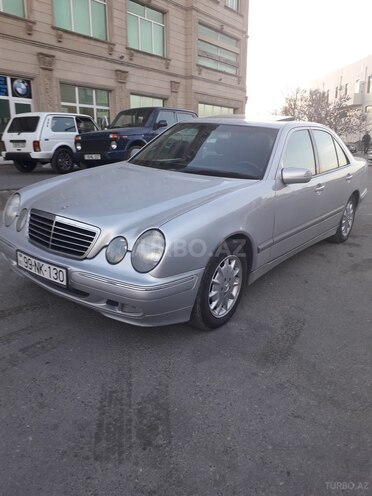 Mercedes E 240 1999, 332,500 km - 2.4 l - Bakı