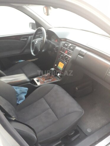 Mercedes E 240 1999, 332,500 km - 2.4 l - Bakı