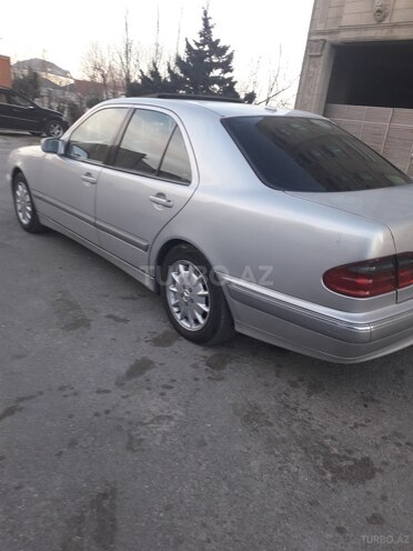 Mercedes E 240 1999, 332,500 km - 2.4 l - Bakı