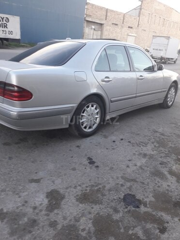 Mercedes E 240 1999, 332,500 km - 2.4 l - Bakı