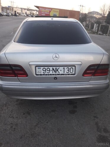 Mercedes E 240 1999, 332,500 km - 2.4 l - Bakı