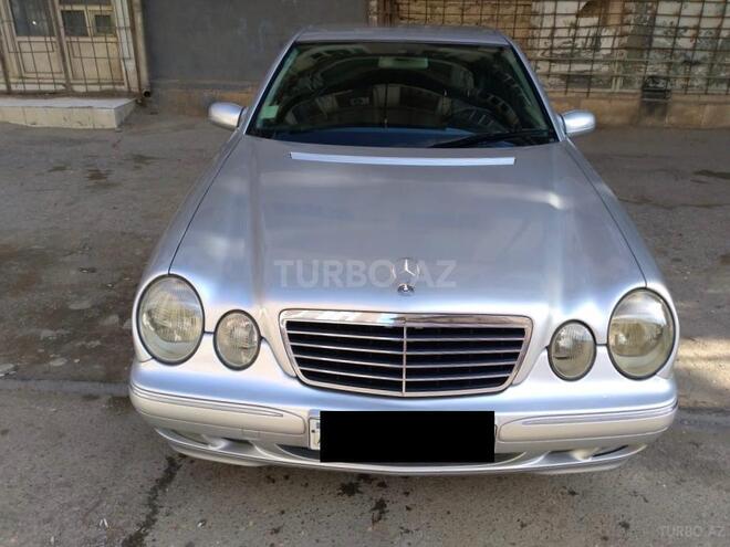Mercedes E 220 2001, 240,000 km - 2.2 l - Bakı