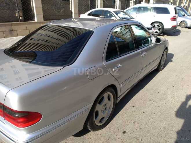 Mercedes E 220 2001, 240,000 km - 2.2 l - Bakı