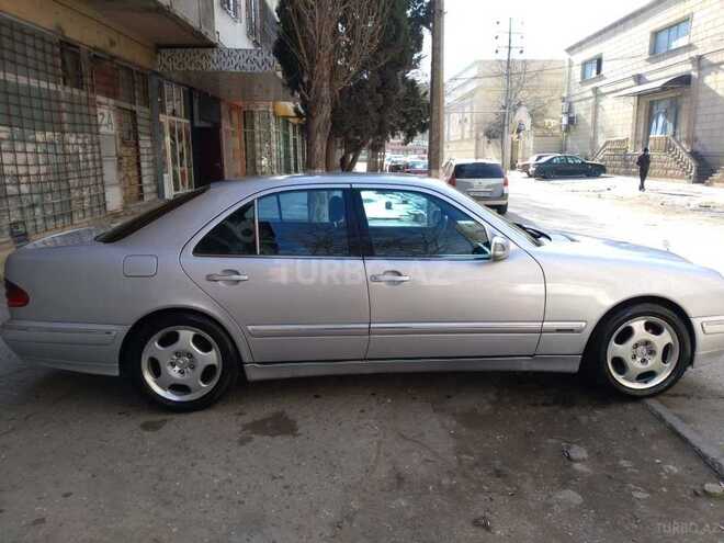 Mercedes E 220 2001, 240,000 km - 2.2 l - Bakı