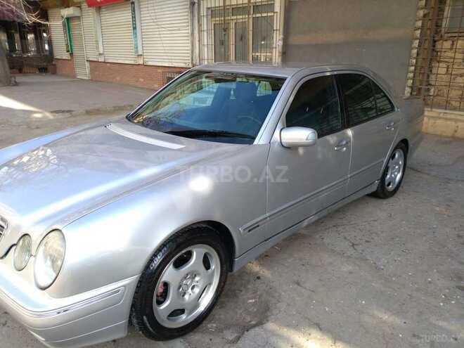Mercedes E 220 2001, 240,000 km - 2.2 l - Bakı