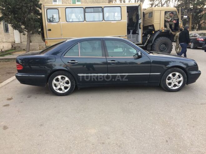Mercedes E 240 2000, 274,000 km - 2.6 л - Sumqayıt