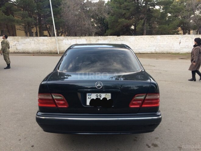 Mercedes E 240 2000, 274,000 km - 2.6 л - Sumqayıt